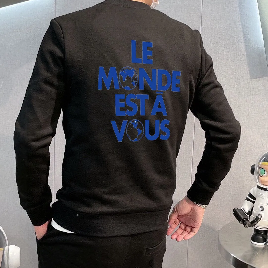🅿️380 [LV Louis Vuitton] (Fat Man Gospel) hot-selling suit is coming. Focus on the original version of the official website. 2025 new hot-selling sweatshirt suit. The original order is hard to buy🇭🇰. It is the meticulous work of top designers for a fitting and perfect upper body effect. All-natural high-quality Roman cotton 100%, close-fitting comfort, noble and elegant! Original hardware embodies elegance and nobility! Counter size: M-5XL (maximum wear up to 220 pounds)
